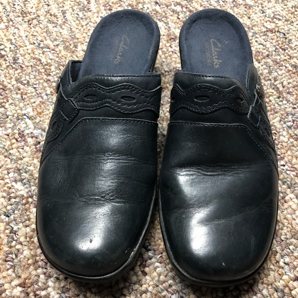 Clark’s Navy Clogs - Picture 3 of 5